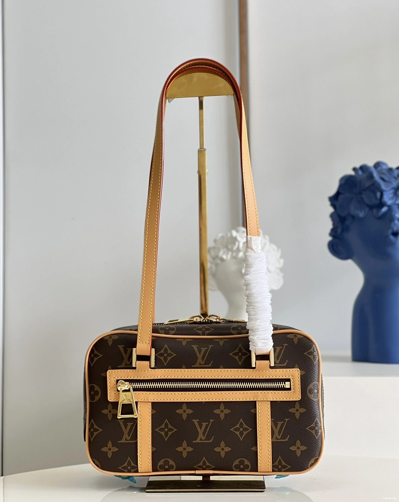 VUITTON CITE LOUIS 0220